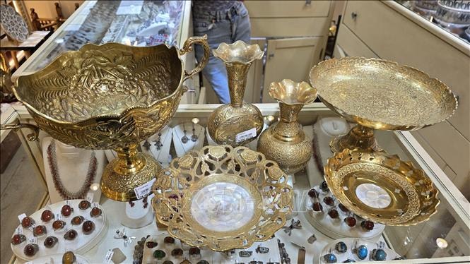 Độc đáo nghề chạm khắc thủ công trên kim loại của các nước Arập