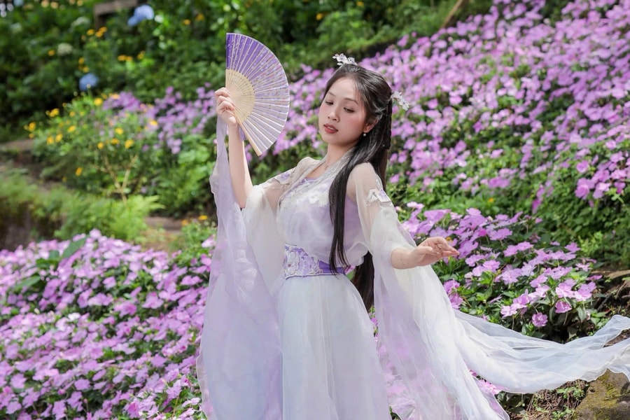 Quán cà phê hút khách nhờ chủ trêu ghẹo bằng giọng phim TVB