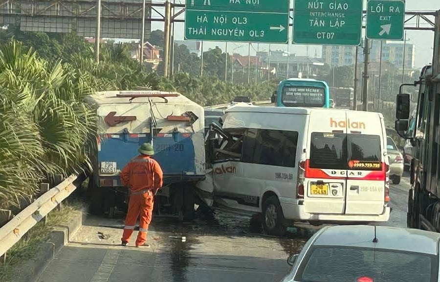 'Sự tùy tiện gây ra những tai nạn với xe bảo trì đường cao tốc'
