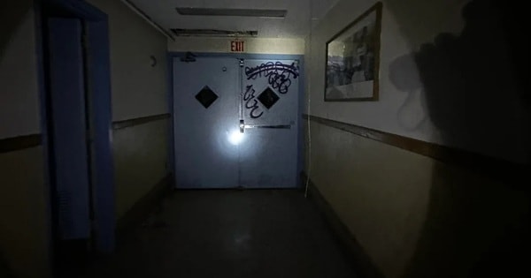 Phát hiện bất ngờ trong bệnh viện bỏ hoang