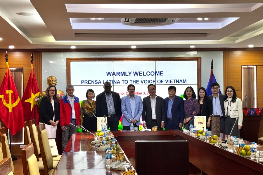 Thông tấn xã Cuba Prensa Latina thăm Đài Tiếng nói Việt Nam