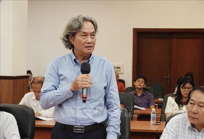 Chủ động tạo diễn đàn, không để mạng xã hội lấn át tiếng nói phê bình chính thống