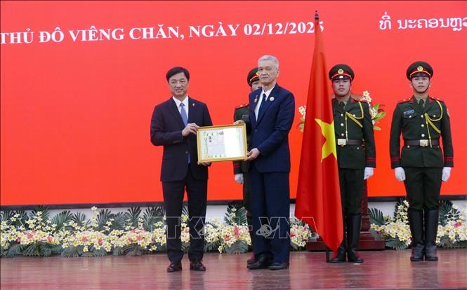 Hà Nội và Viêng Chăn tiếp tục hợp tác chặt chẽ, bền vững