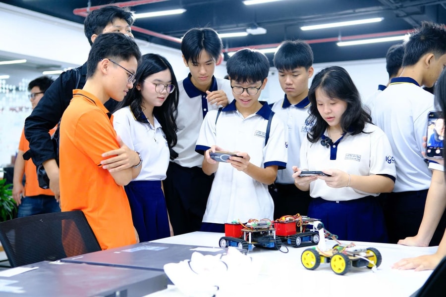 Sự phát triển nhanh chóng công nghệ mới làm thay đổi nhiều ngành nghề