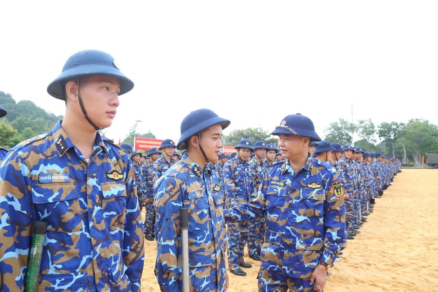 Chiến dịch Quang Trung: Hải quân vùng 4 giúp dân xây dựng, sửa chữa nhà ở