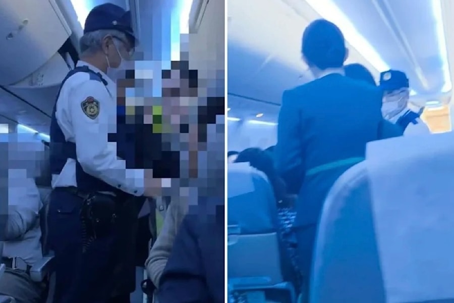 Máy bay quay đầu hạ cánh vì thanh niên đòi ngồi cạnh bạn gái