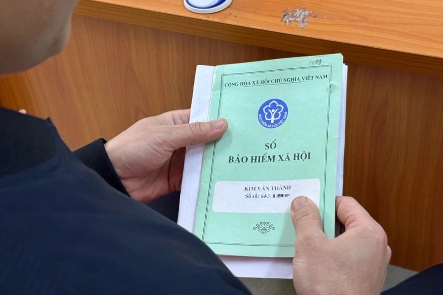 Đủ tuổi nghỉ hưu có được hưởng bảo hiểm thất nghiệp?