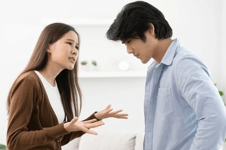 Tôi thẳng tay tát chồng vì... bị đòi 200.000 đồng