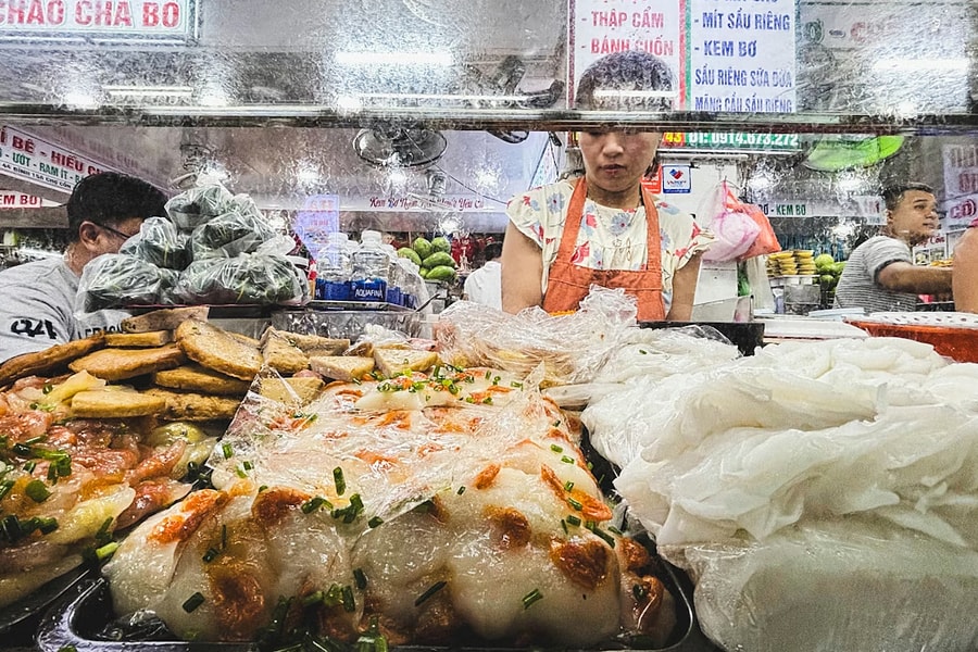 Tạp chí nước ngoài gợi ý khách uống bia, ăn ở vỉa hè Việt Nam