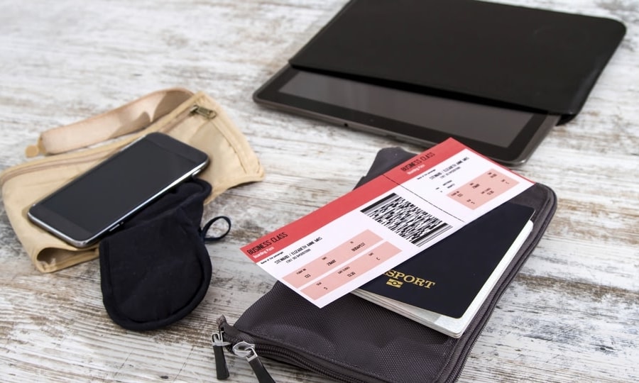 Cách mua vé máy bay, đặt phòng với giá hời