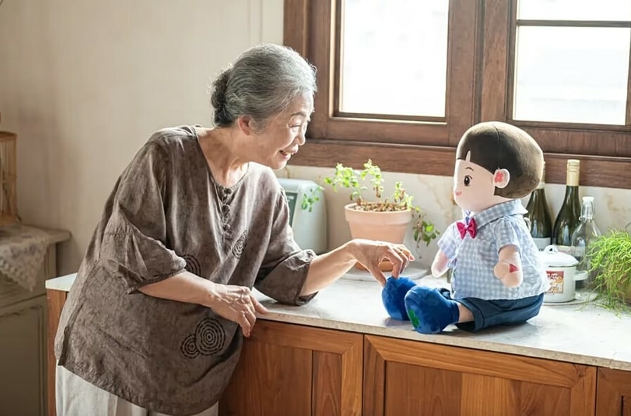 Robot AI 'cháu ngoan' xoa dịu người già cô đơn Hàn Quốc