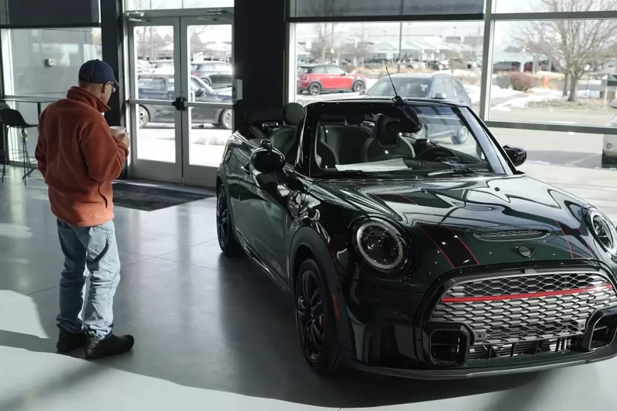 Người Mỹ chùn tay khi giá ôtô tăng cao