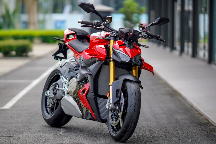 Ducati Streetfighter 2025 đầu tiên về Việt Nam, giá hơn 1 tỷ đồng