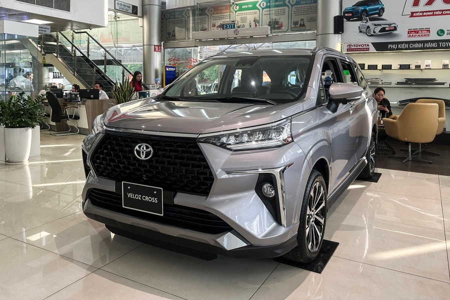 Toyota Veloz giảm giá hơn 70 triệu đồng