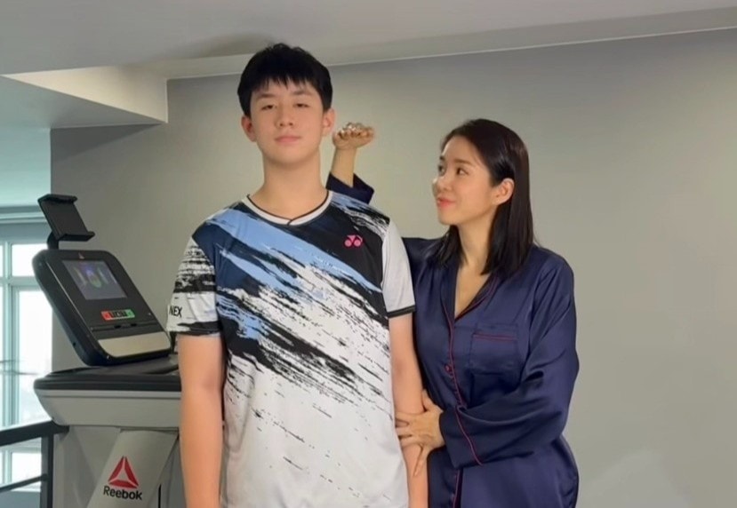 Con trai Lê Phương 14 tuổi, cao hơn 1,8 m