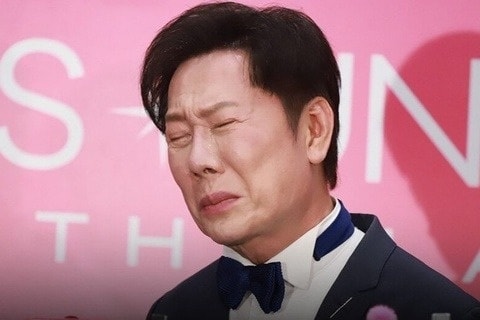 Nawat đáp trả đương kim hoa hậu