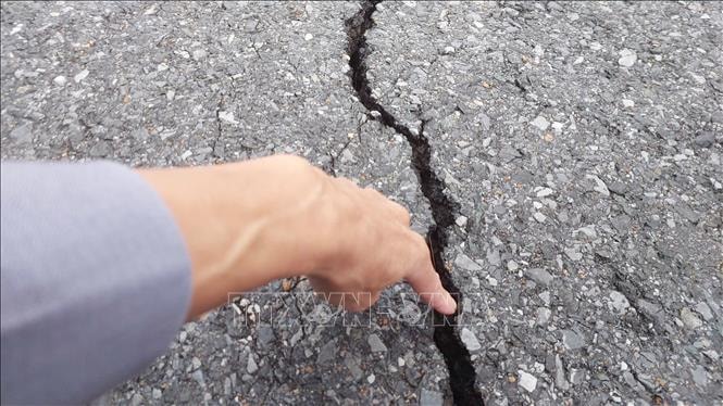 Quảng Trị đánh giá hiện trạng nứt đường trên Quốc lộ 1A, qua Đèo Ngang