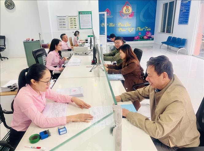 Giảm lãi suất cho vay đối với khách hàng bị ảnh hưởng sau bão số 12