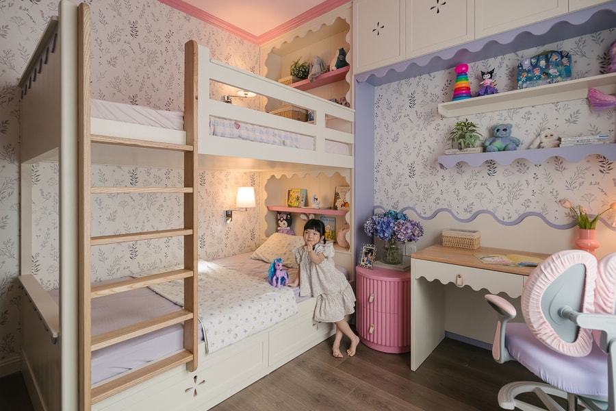 Phòng 12 m2 phối màu tím hồng theo sở thích của bé gái 4 tuổi