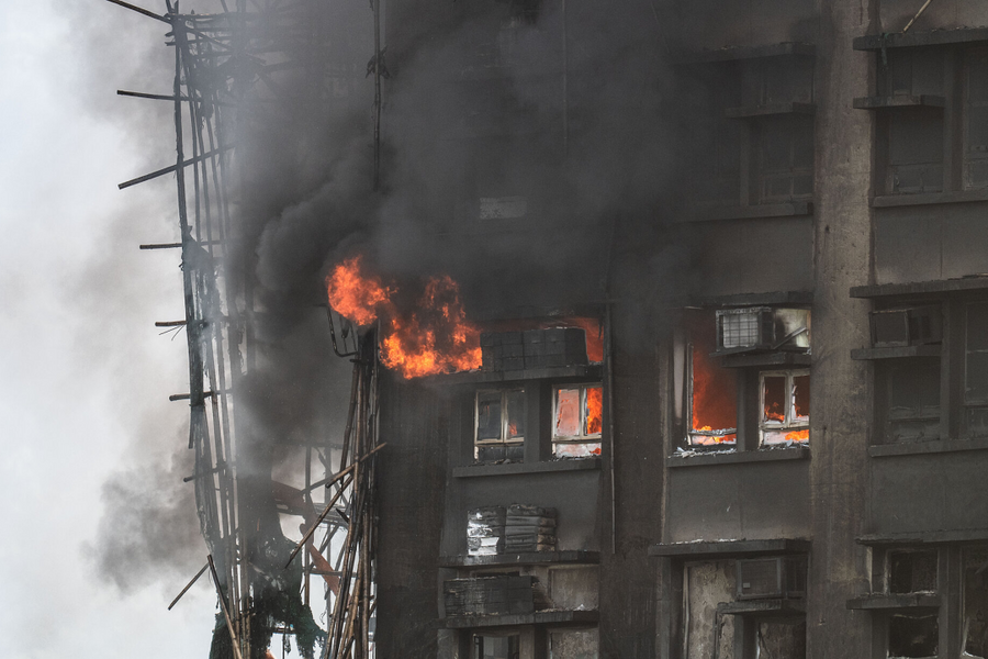 Những cảnh báo bị bỏ lỡ trong vụ cháy chung cư Hong Kong