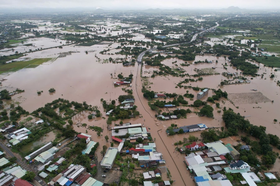 Gần 3.300 nhà ở Lâm Đồng ngập sâu do mưa lũ