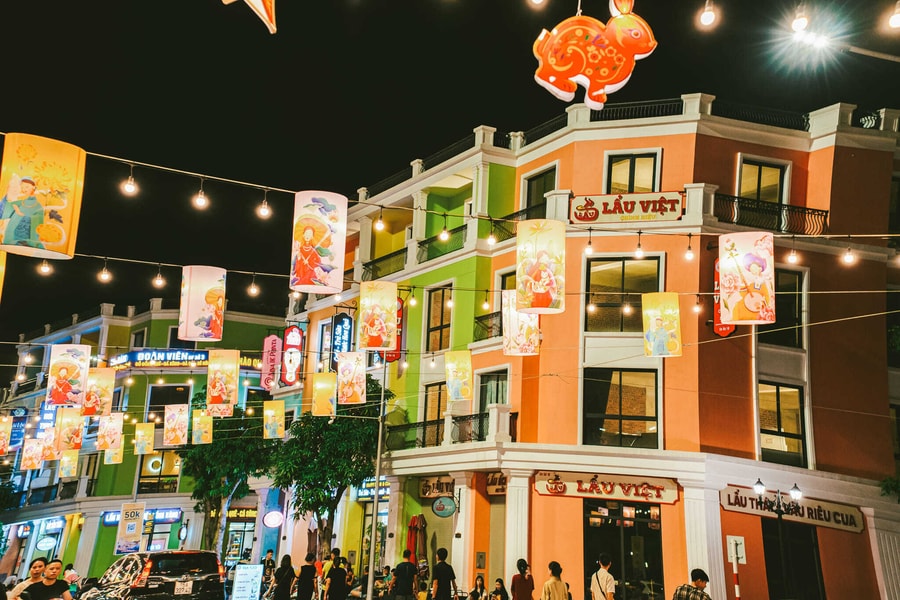 Nhà đầu tư Việt kiều mừng khi gặp cơ hội với nhà phố ở Vinhomes Royal Island