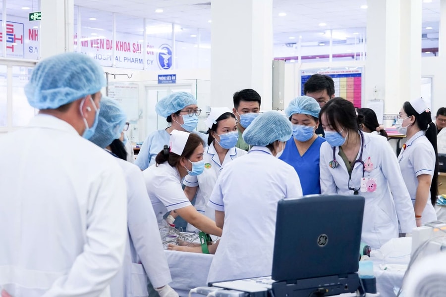 Hai nạn nhân vụ cháy quán ăn TP Hồ Chí Minh bị tổn thương phổi do hít khói