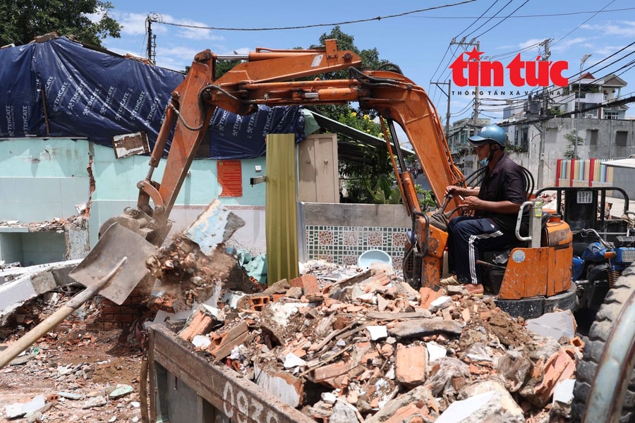 TP Hồ Chí Minh đề xuất hỗ trợ 10.000 tỷ đồng xóa nhà tạm ven sông, kênh rạch