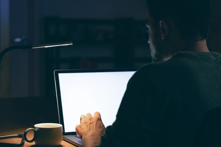 Thanh niên 25 tuổi đột tử sau 4 tháng làm việc liên tục 15 tiếng/ngày