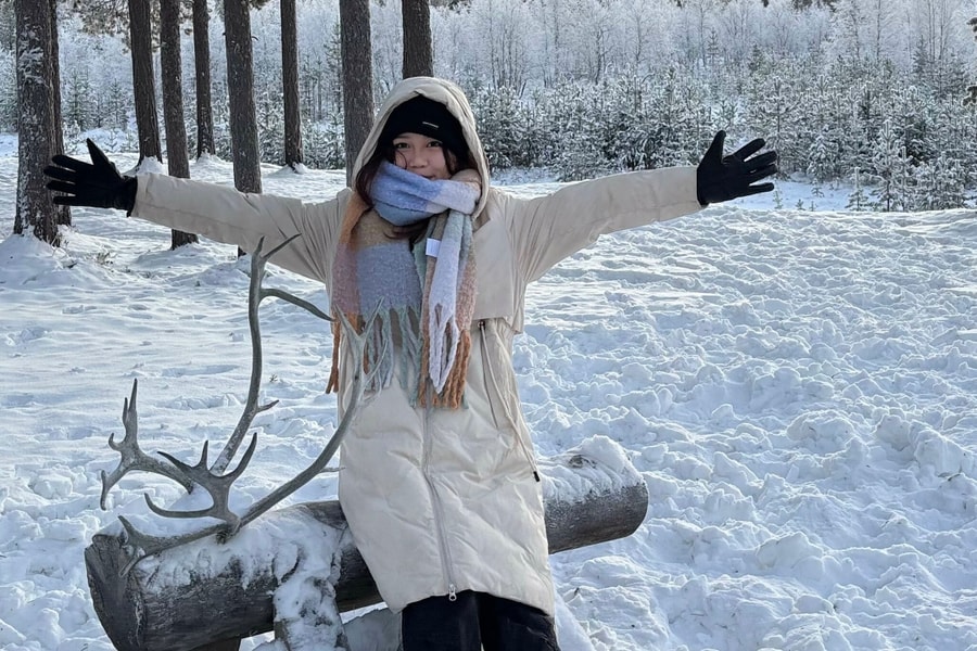 Khách Việt thực hiện giấc mơ tuyết trắng ở quê hương Ông già Noel