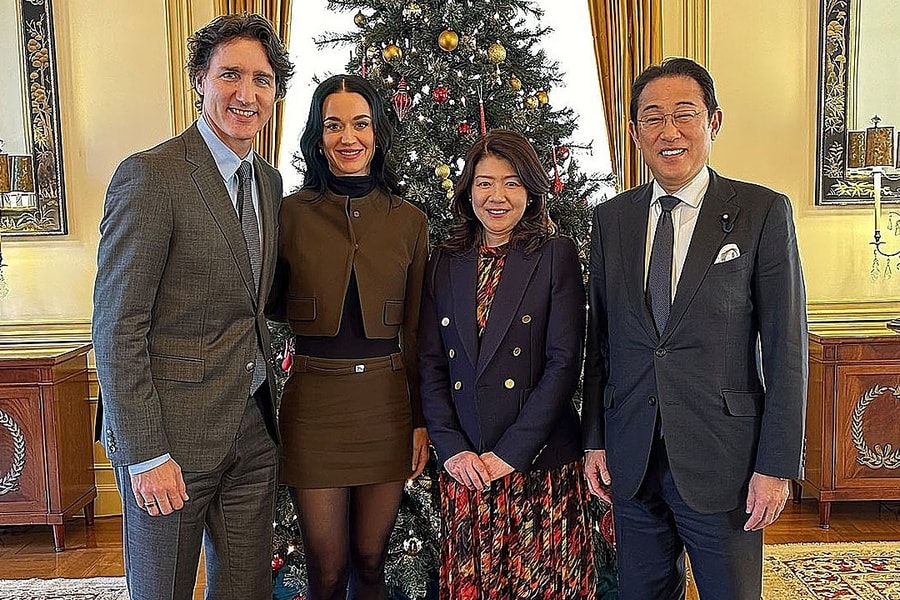 Katy Perry và ông Justin Trudeau thăm cựu Thủ tướng Nhật