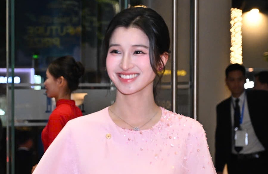 Á hậu Phương Nhi dự lễ trao giải VinFuture