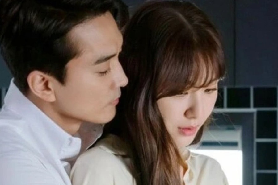 Chồng giữ nửa thu nhập vì “luật mới”, tôi chết lặng biết sự thật phía sau