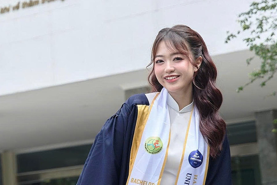 Thủ khoa Sư phạm Ngữ văn đạt điểm gần tuyệt đối