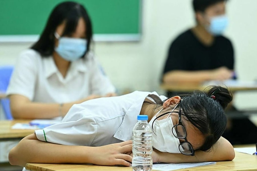 Ngày học 12 tiếng để 'chạy đua' vào lớp 10 công lập