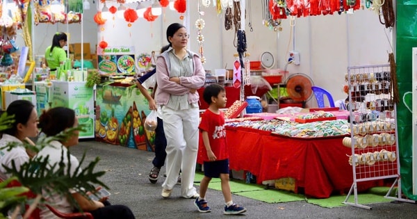 Từ gốm Bát Tràng đến chiếu Định Yên ở Thảo Cầm Viên