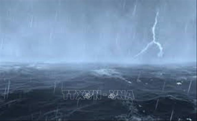 Áp thấp nhiệt đới hướng về phía Đông Nam khu vực giữa biển Đông