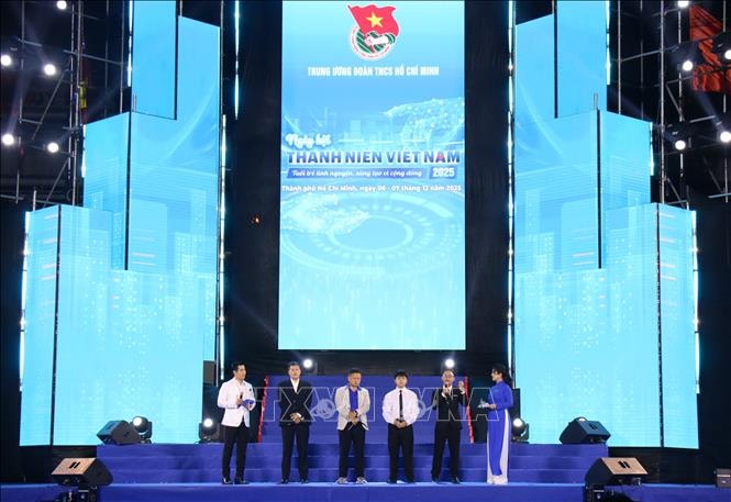 Trao Giải thưởng 'Tình nguyện quốc gia' và 'Tuổi trẻ sáng tạo' toàn quốc