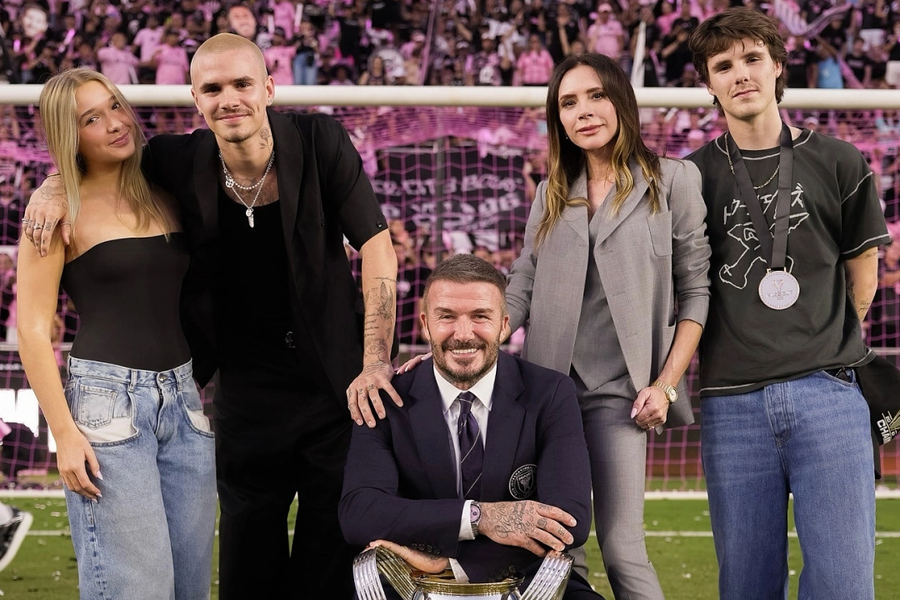 Vợ con chúc mừng đội bóng của Beckham vô địch MLS Cup