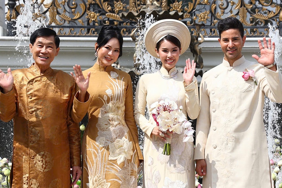 Doanh nhân Johnathan Hạnh Nguyễn - Thủy Tiên đưa con gái về nhà chồng