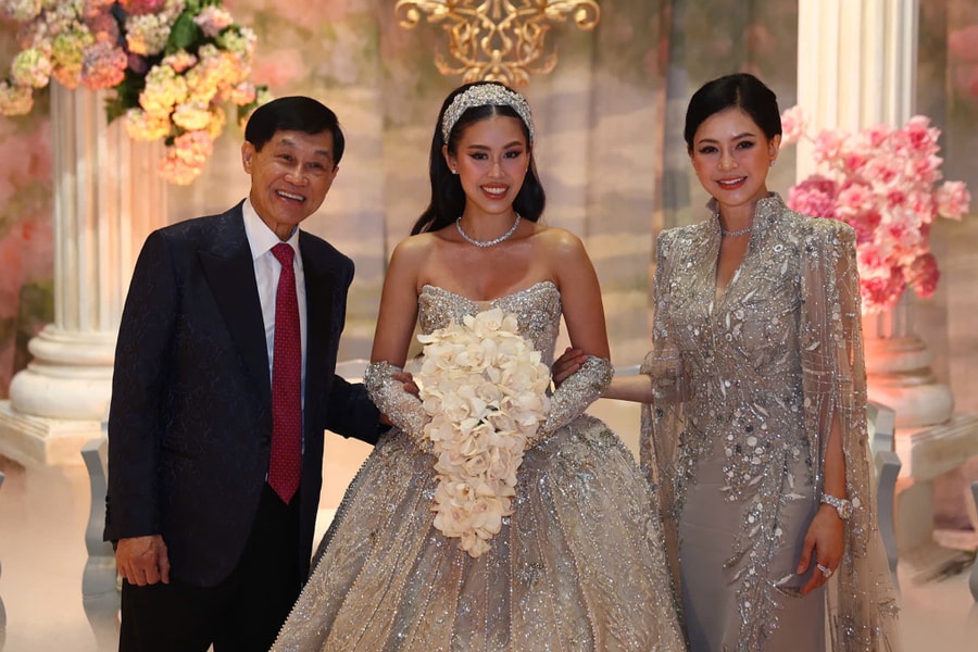 Không gian tiệc cưới theo kiến trúc Phục Hưng của Tiên Nguyễn