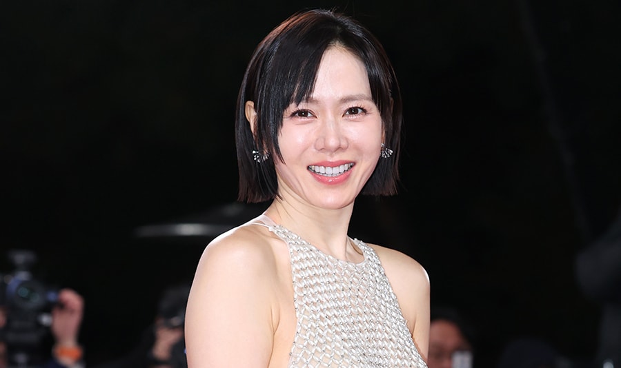 Mỹ nhân Son Ye-jin kéo cáp, tập lưng duy trì vóc dáng