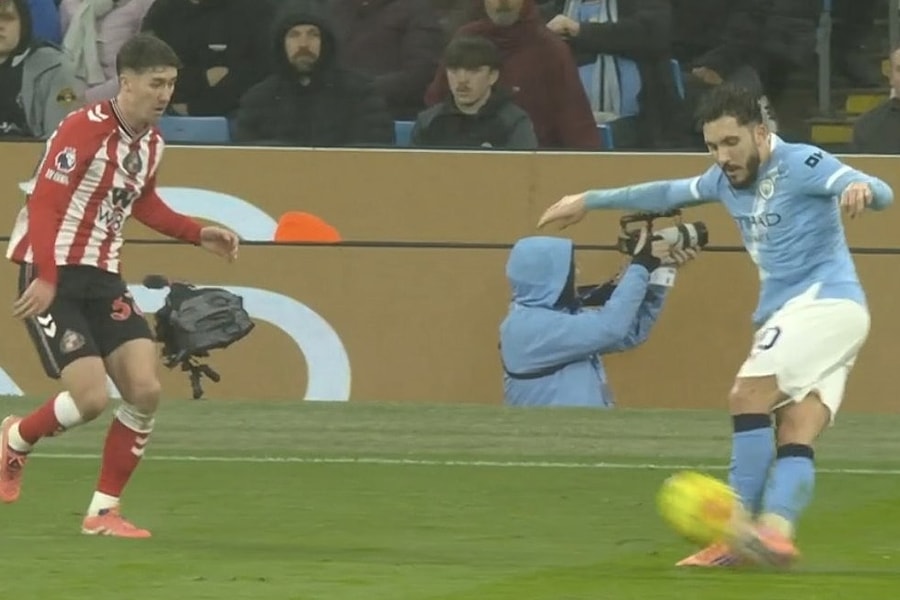 Guardiola khuyên Cherki học Messi sau pha kiến tạo gây sốt