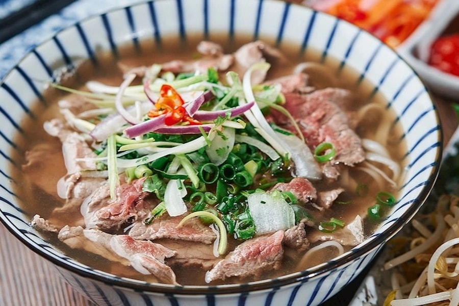 Ẩm thực Việt Nam bất ngờ vượt qua Thái Lan, thăng hạng xếp thứ 16 thế giới