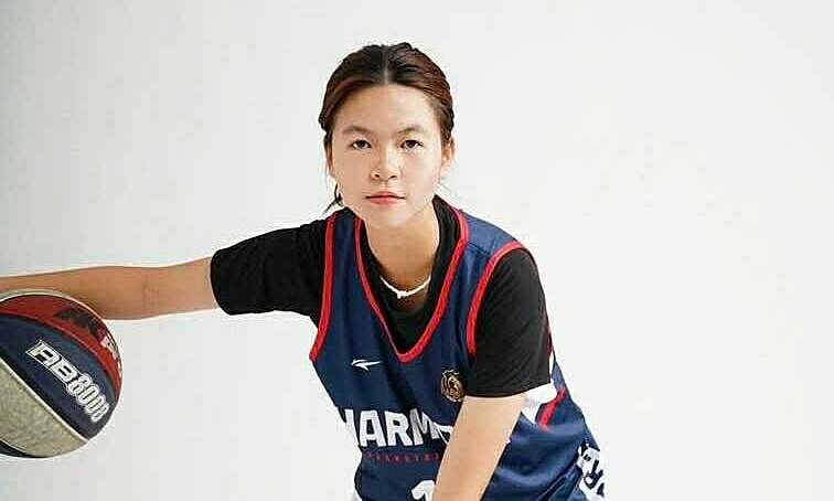 Nữ sinh là 'tay ghi điểm' chủ lực của tuyển bóng rổ Vinschool The Harmony