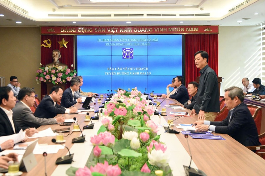 Bí thư Hà Nội yêu cầu sớm đưa tuyến đường từ Lĩnh Nam đến Phú Thượng về đích