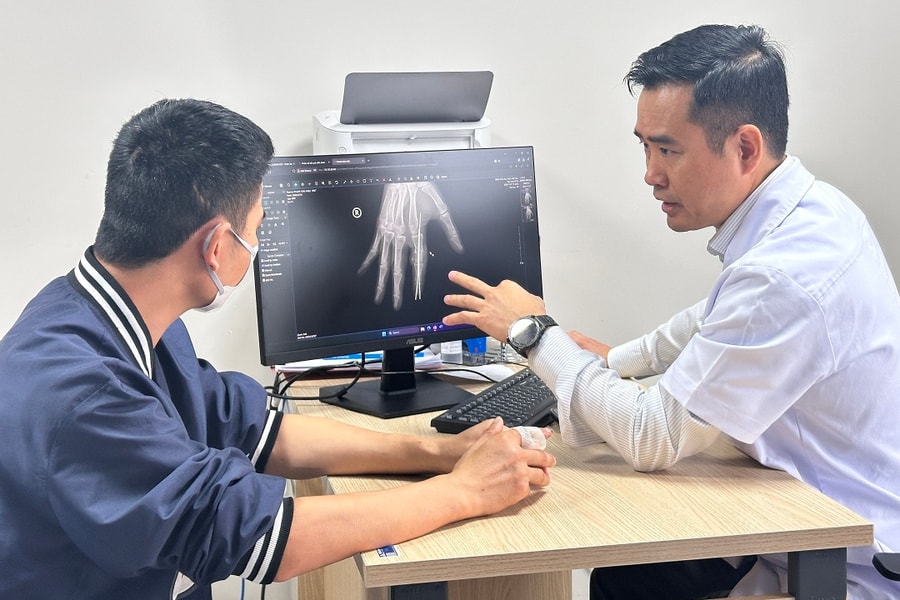 Ngón tay đứt rời sau 25 giờ vẫn được nối thành công