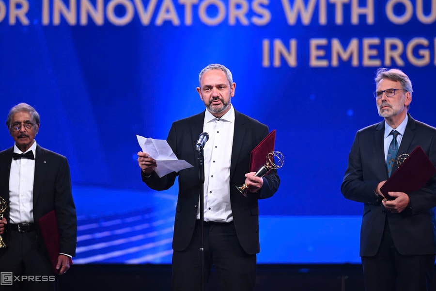 Tiến sĩ giúp cây sinh sản vô tính bằng hạt thắng giải đặc biệt VinFuture 2025