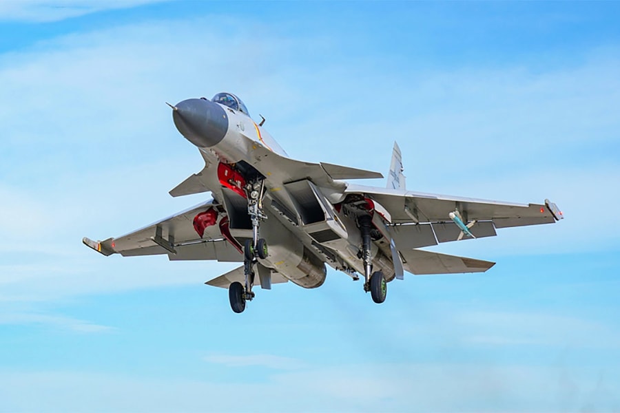 Trung Quốc nói J-15 bật radar cảnh giới khi chạm mặt F-15 Nhật