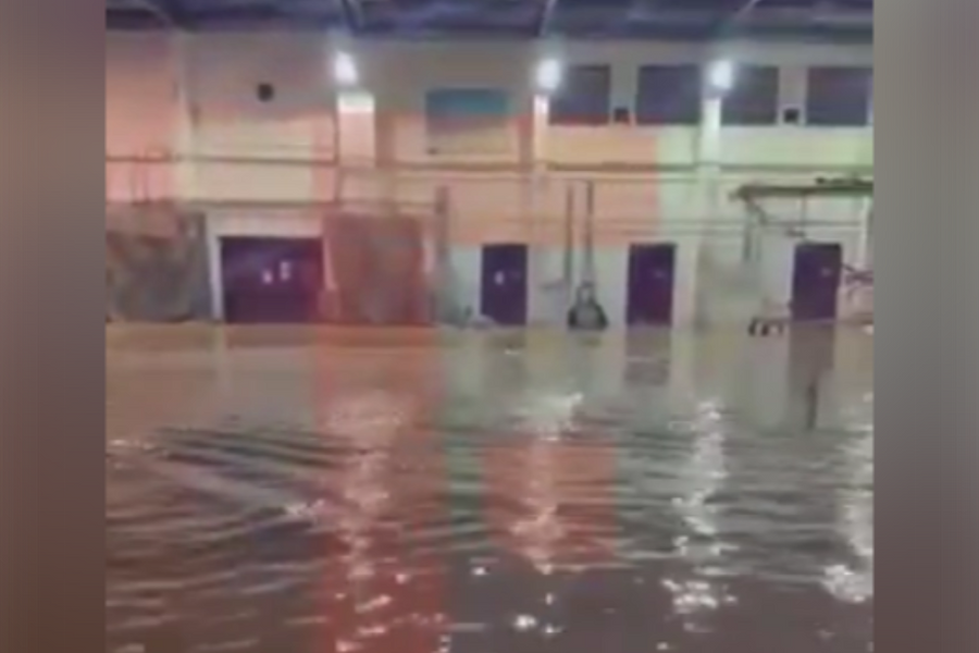 Nước lũ làm ngập nhà chứa chuyên cơ chở Thủ tướng Hy Lạp